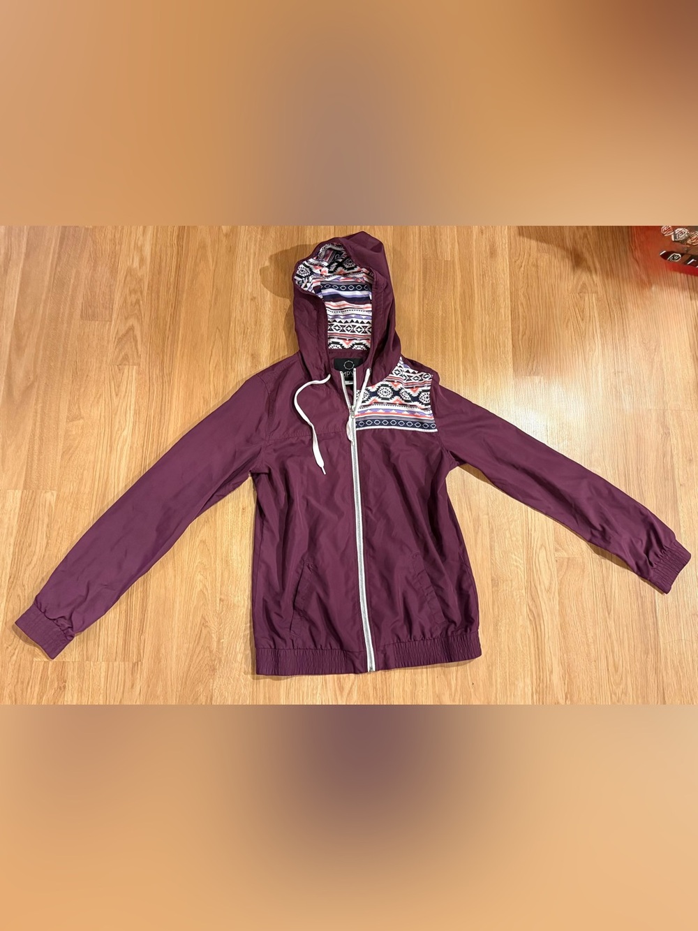EUC Empyre Burgundy Aztec Print Hooded Windbreaker - Size Medium